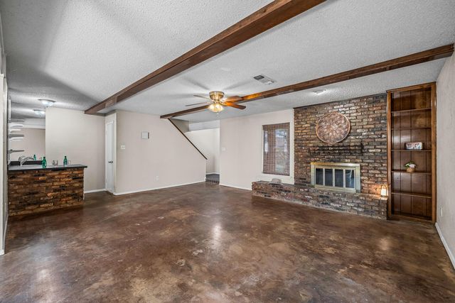 8633 Knoxville Drive, C27, Lubbock, TX 79423