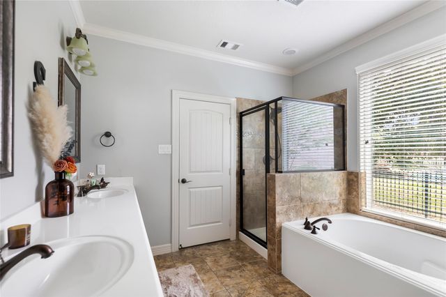 1922 Shark Court, Crosby, TX 77532