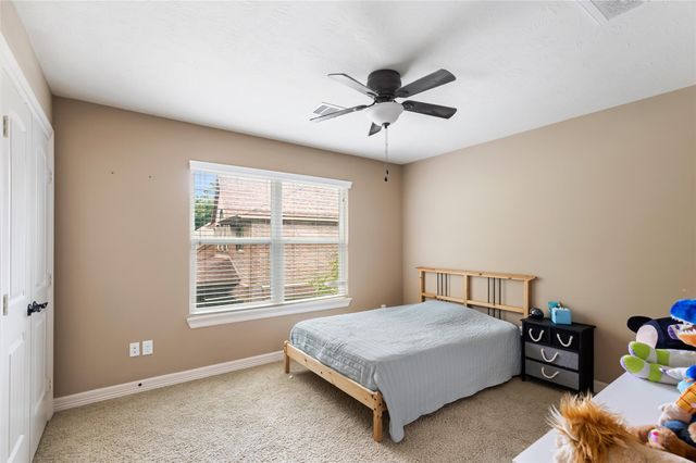 1922 Shark Court, Crosby, TX 77532