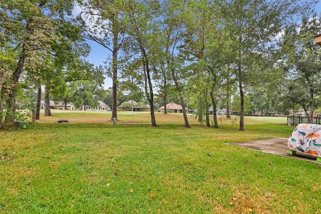 1922 Shark Court, Crosby, TX 77532