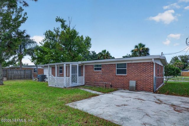 87 SARATOGA Circle S, Atlantic Beach, FL 32233