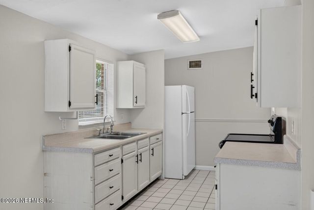 87 SARATOGA Circle S, Atlantic Beach, FL 32233