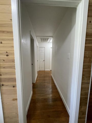 1004 Oak Drive, Huntsville, TX 77320