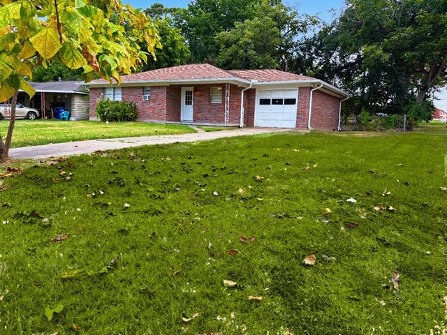 1004 Oak Drive, Huntsville, TX 77320