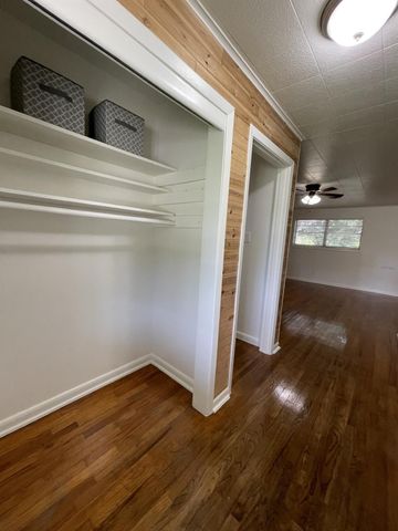 1004 Oak Drive, Huntsville, TX 77320