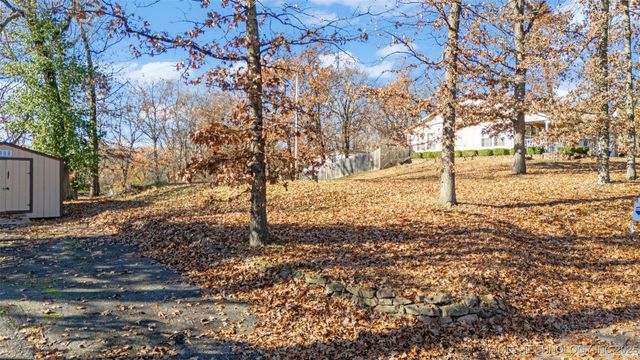 1714 Hebbert Street, Grove, OK 74344