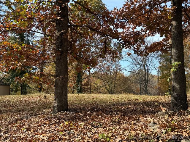 1714 Hebbert Street, Grove, OK 74344