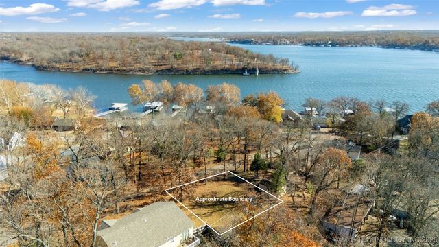 1714 Hebbert Street, Grove, OK 74344