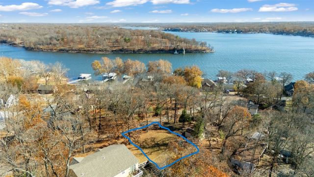 1714 Hebbert Street, Grove, OK 74344