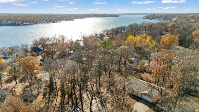 1714 Hebbert Street, Grove, OK 74344