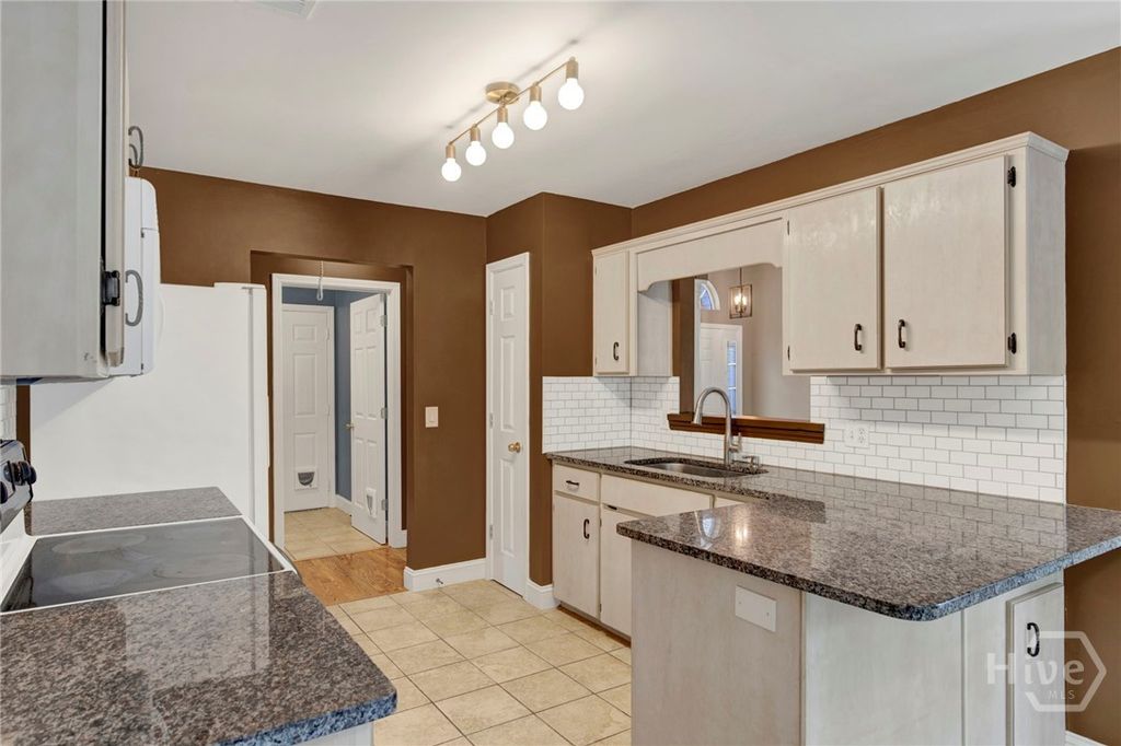 Image 7 of property listing at 138 Cormorant Way, Savannah, GA 31419