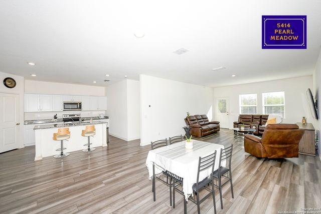 5414 Pearl Meadow, Converse, TX 78109