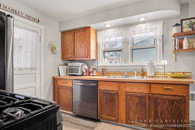 1224 Plymouth Avenue, Grand Rapids, MI 49505