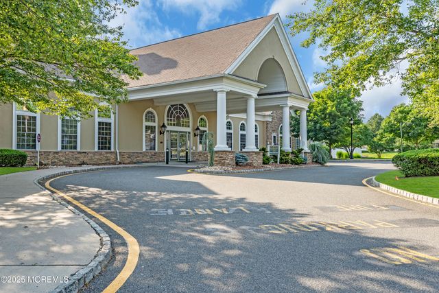 8 Park Ridge Way, Jackson, NJ 08527
