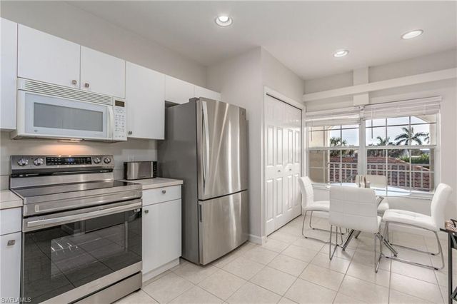 3009 Driftwood WAY 2802, Naples, FL 34109