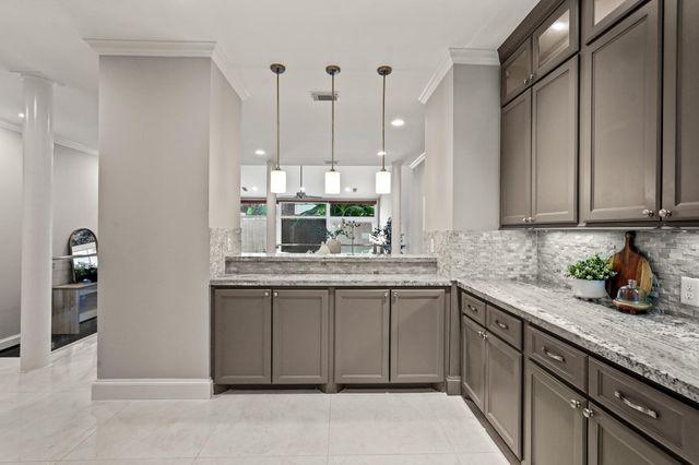 2607 University Boulevard, West University Place, TX 77005