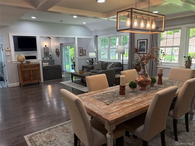 457 Wolf Hill, Dix Hills, NY 11746