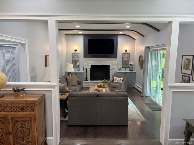 457 Wolf Hill, Dix Hills, NY 11746