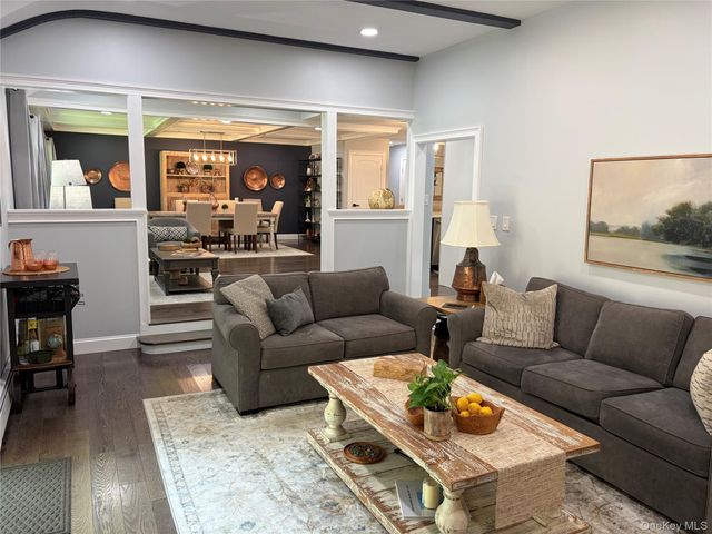 457 Wolf Hill, Dix Hills, NY 11746
