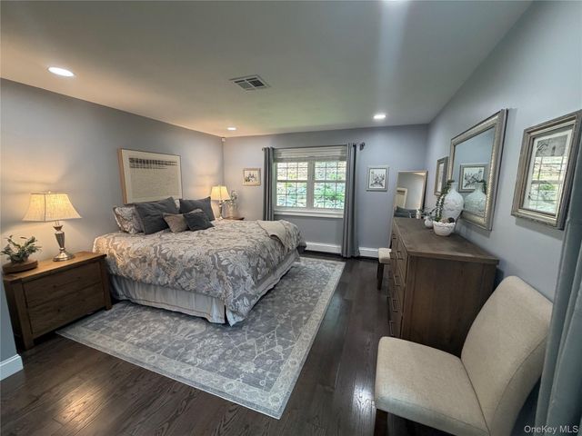 457 Wolf Hill, Dix Hills, NY 11746