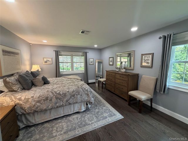 457 Wolf Hill, Dix Hills, NY 11746