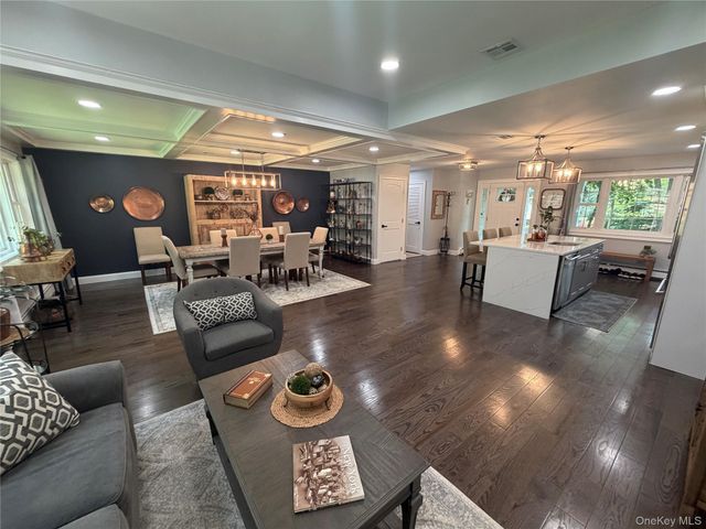 457 Wolf Hill, Dix Hills, NY 11746