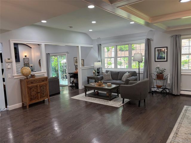 457 Wolf Hill, Dix Hills, NY 11746