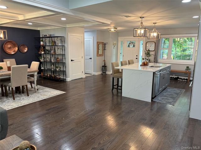 457 Wolf Hill, Dix Hills, NY 11746
