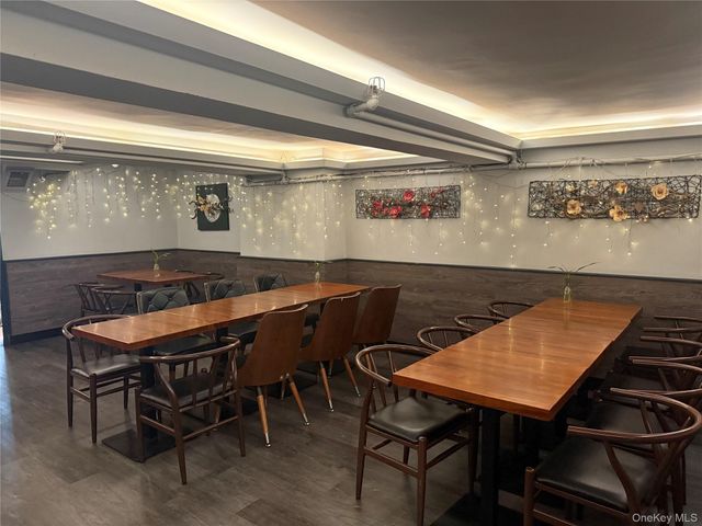 - 48th Street, New York (manhattan), NY 10036