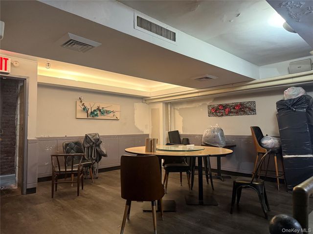 - 48th Street, New York (manhattan), NY 10036