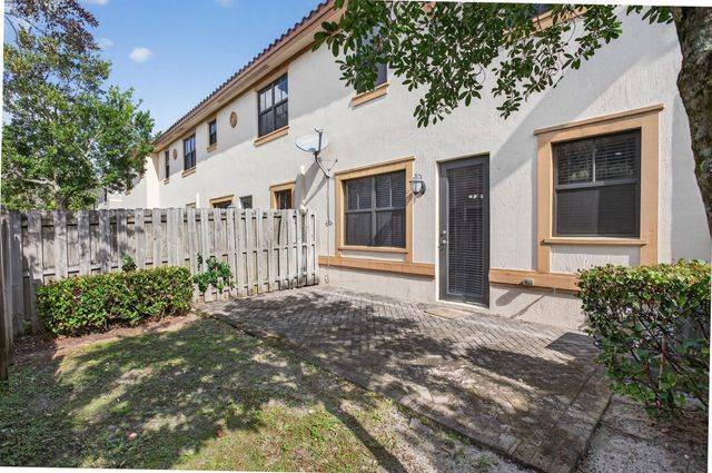 8435 Blue Cove Way 8435, Parkland, FL 33076