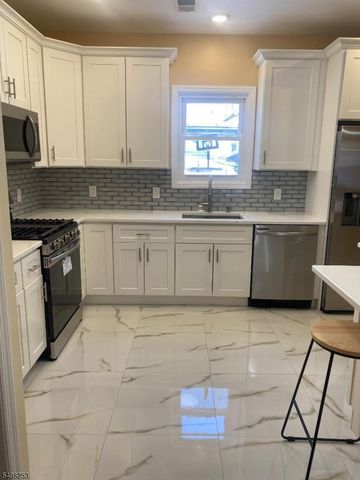 71 Coolidge St, Irvington Twp., NJ 07111