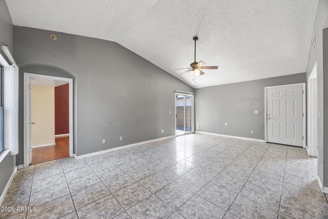 8820 W AMELIA Avenue, Phoenix, AZ 85037