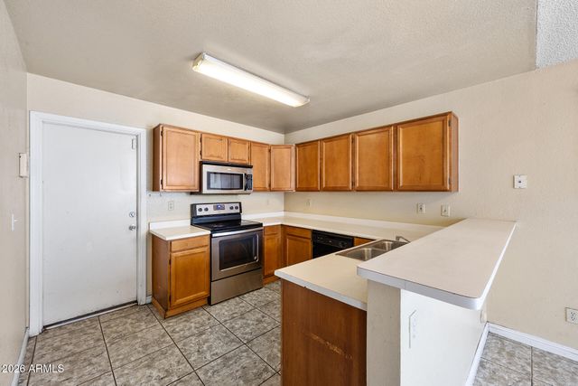 8820 W AMELIA Avenue, Phoenix, AZ 85037