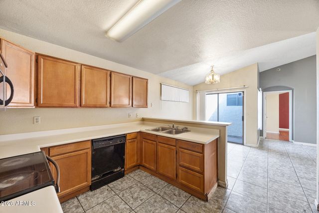 8820 W AMELIA Avenue, Phoenix, AZ 85037