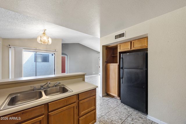8820 W AMELIA Avenue, Phoenix, AZ 85037