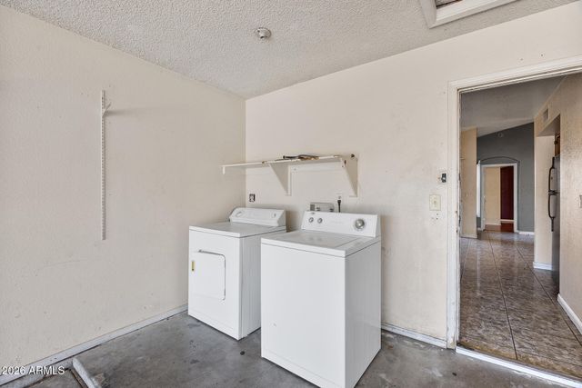 8820 W AMELIA Avenue, Phoenix, AZ 85037