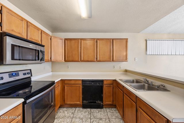 8820 W AMELIA Avenue, Phoenix, AZ 85037