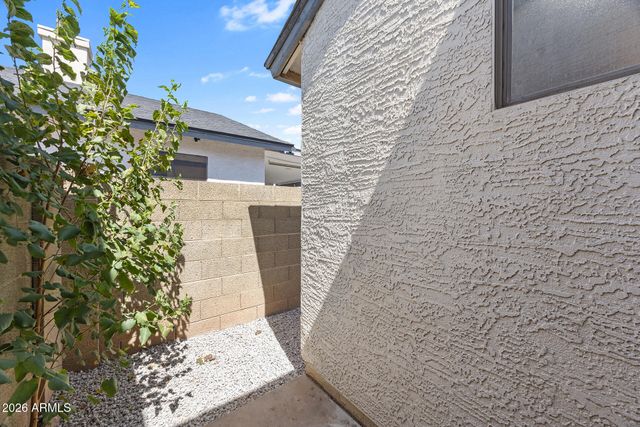 8820 W AMELIA Avenue, Phoenix, AZ 85037