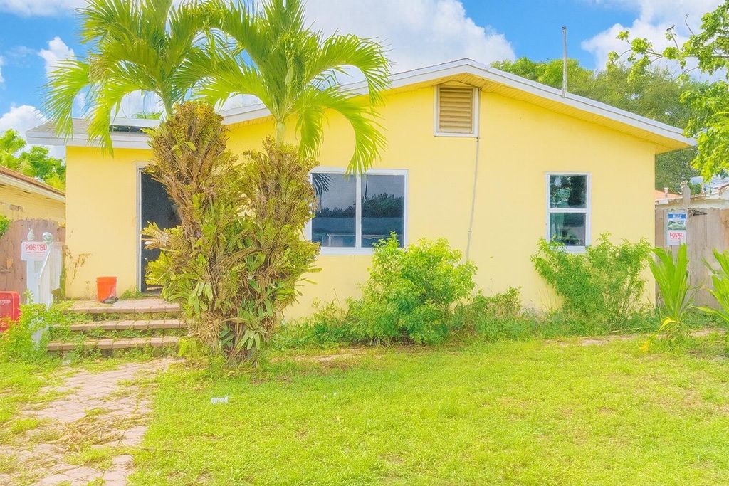 1507 19th Avenue N, Lake Worth Beach, FL 33460