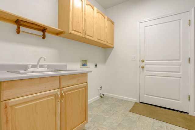 28457 Hwy 299, Round Mountain, CA 96084