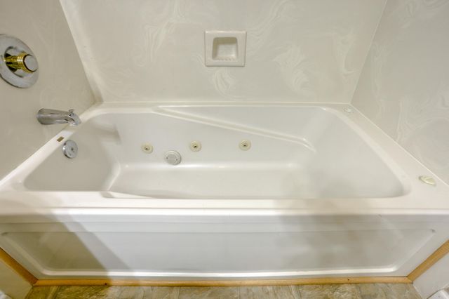 28457 Hwy 299, Round Mountain, CA 96084