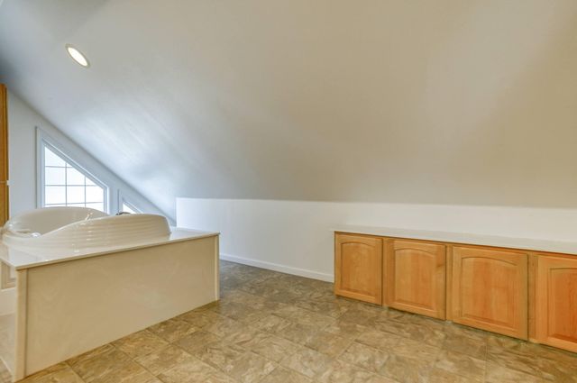 28457 Hwy 299, Round Mountain, CA 96084