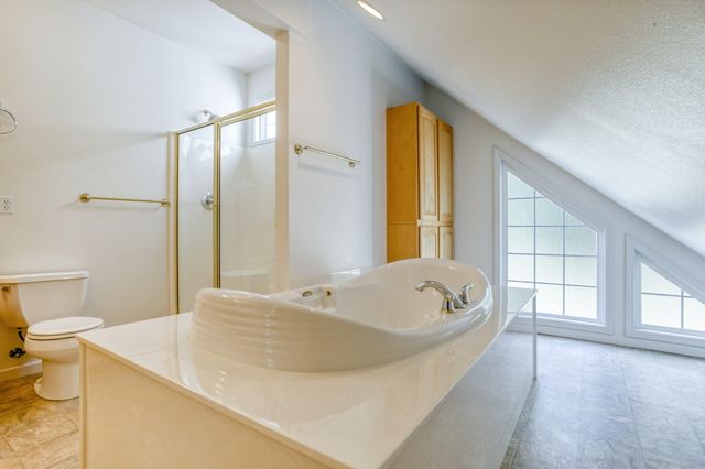 28457 Hwy 299, Round Mountain, CA 96084