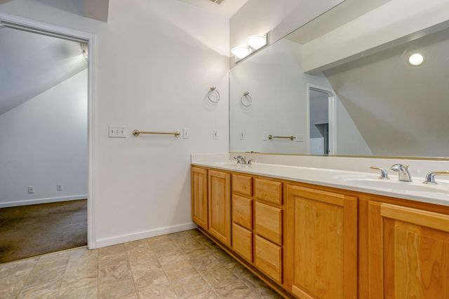 28457 Hwy 299, Round Mountain, CA 96084