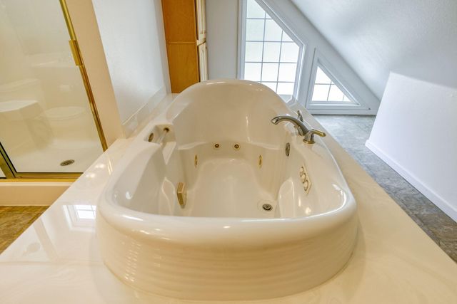 28457 Hwy 299, Round Mountain, CA 96084