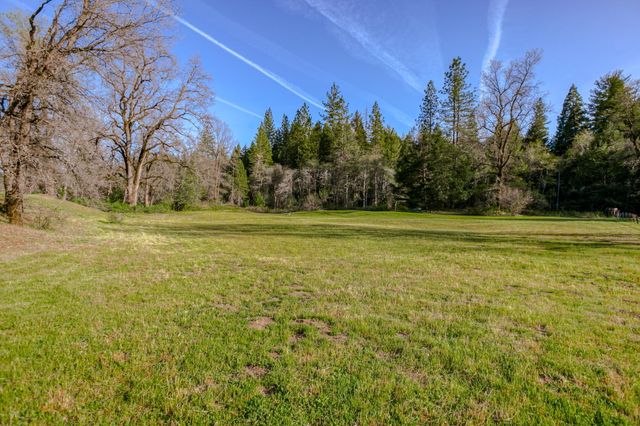 28457 Hwy 299, Round Mountain, CA 96084