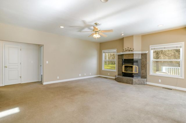 28457 Hwy 299, Round Mountain, CA 96084