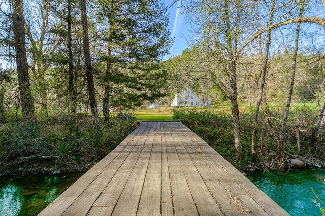 28457 Hwy 299, Round Mountain, CA 96084