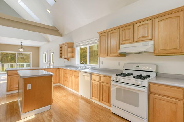 28457 Hwy 299, Round Mountain, CA 96084